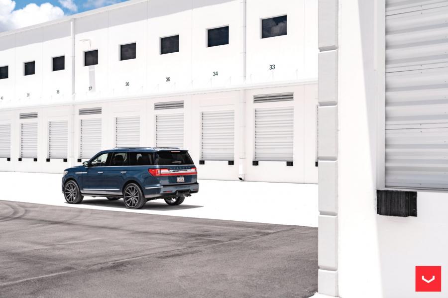  Lincoln Navigator on Vossen Wheels (HF6-1) 2019 года  (фото 12 из 12)